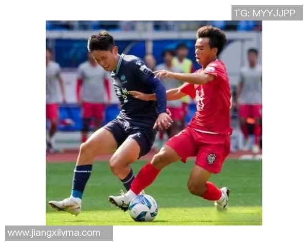 开出租的足球明星如何在绿茵场与街头生活中找到平衡与乐趣 开出租的足球明星如何在绿茵场与街头生活中找到平衡与乐趣